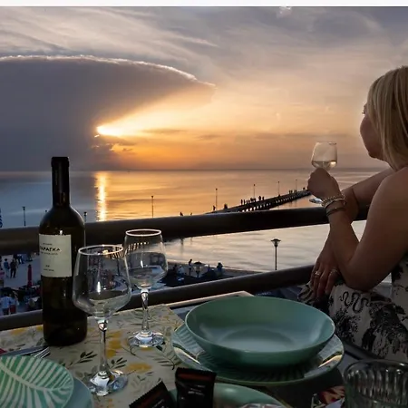 Peraiarooms Apartmán