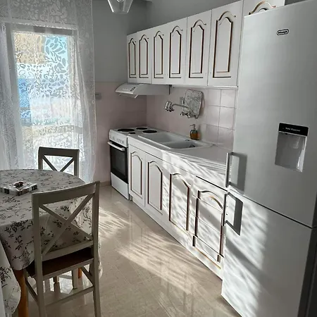 Apartment Peraiarooms Peraía
